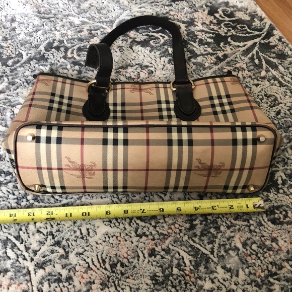Authentic Burberry Bag - Picture 4 of 16